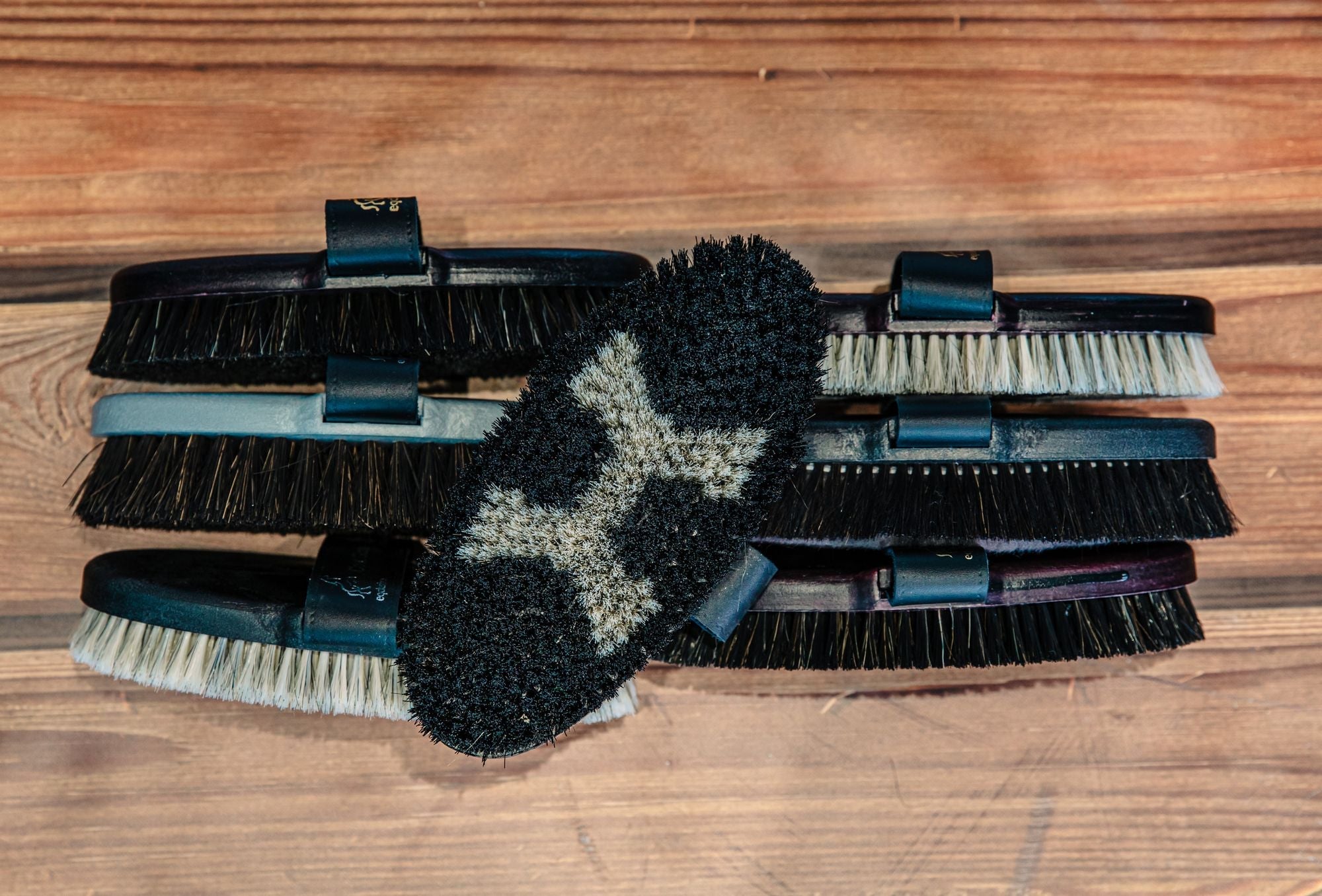 Eqclusive Universal Shining Pack - for all colours of coats