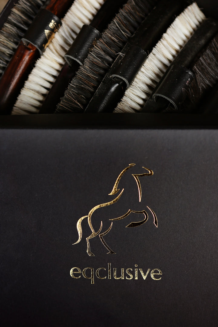 Eqclusive Black/Dark Bay and Bay Horse Pack ©